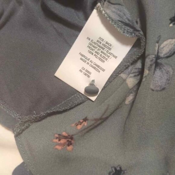 Flower blue beautiful short sleeve blouse top/ extra large/ buttons - Picture 3 of 3